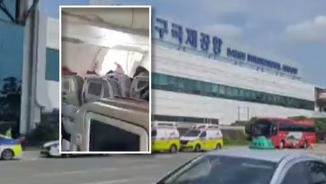 Avion let otvorila se vrata Asiana Airlines aerodrom Daegu