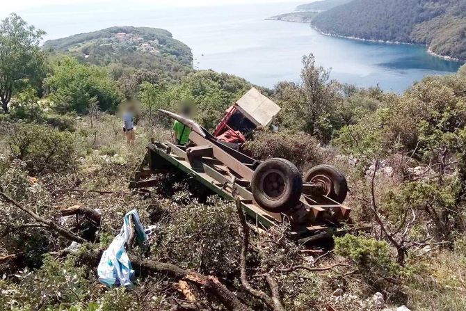 Prtlog Nesreća Hrvatska traktor maturanti