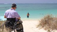 Više od 200 plaža u Grčkoj dostupno je ljudima u invalidskim kolicima