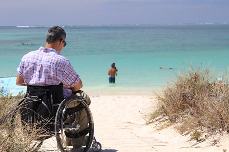 osobe sa invaliditetom, invalidska kolica, plaža