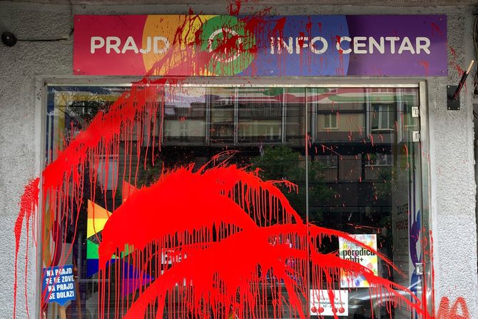 vandalizovan Prajd info centar vandalizovan Prajd info centar