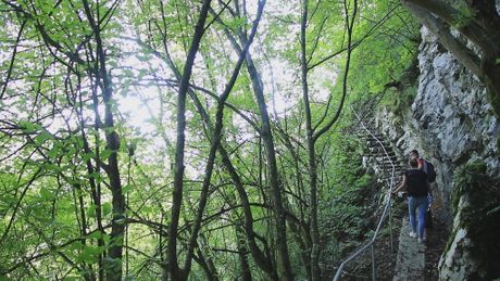 Kadjenica, Kablar, u kojoj je ubjeno tri stotine Srba