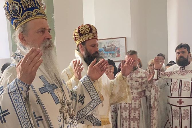 Cernica Gnjilane liturgija i parastos za nevino postradale od 1999. do 2003. godine