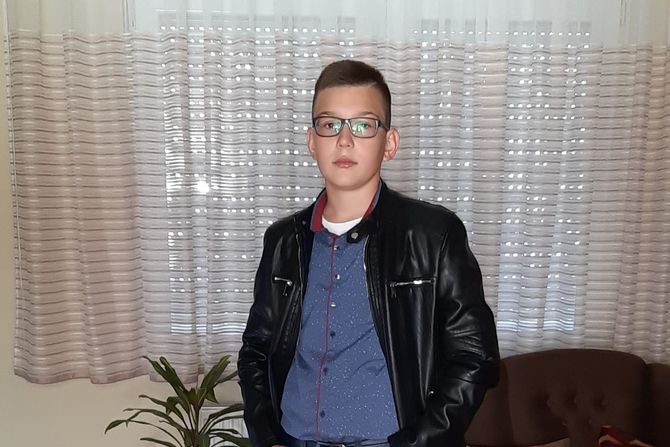 Oliver gimnazijalac Vranje novčanik Oliver gimnazijalac Vranje novčanik