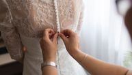 Mamu osudili jer je na venčanju svoje ćerke nosila belu venčanicu od 8000 dolara: Da li je to ipak tradicija?