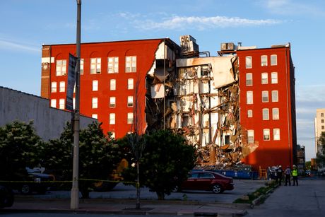 Ajova zgrada rušenje Davenport spasioci SAD