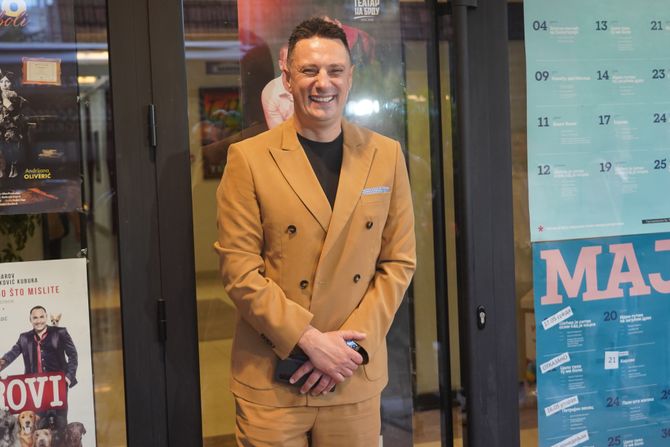 Premijera predstava "Između dva meseca" u "Teatru na Brdu" Premijera predstava "Između dva meseca" u "Teatru na Brdu"