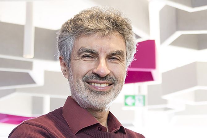 Yoshua Bengio