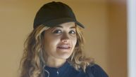 Albanska pevačica ne liči na sebe: Rita Ora uhvaćena dok se vraćala s treninga, svi komentarišu jedno