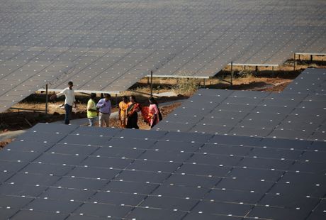 Indija obnovljiva energija, solarni paneli