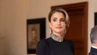 Kraljica Ranija na venčanju sina izgledala besprekorno: Elegancija i model haljine će vas inspirisati