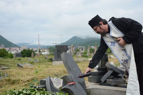Srpsko groblje, Južna Mitrovica, kosovo