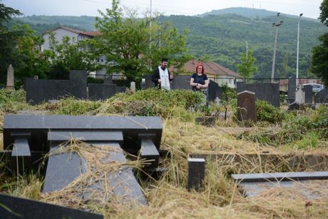 Srpsko groblje, Južna Mitrovica, kosovo