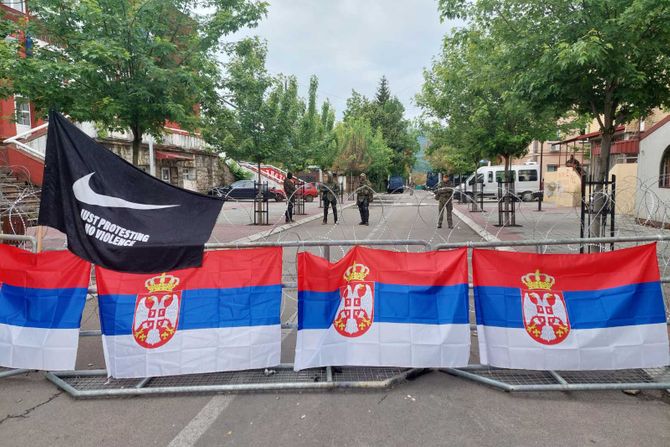 ZVEČAN PROTEST MIRNO