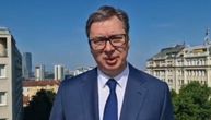 "Zajedno i ujedinjeni pobedićemo sve izazove": Vučić poslao poruku sa terase Predsedništva