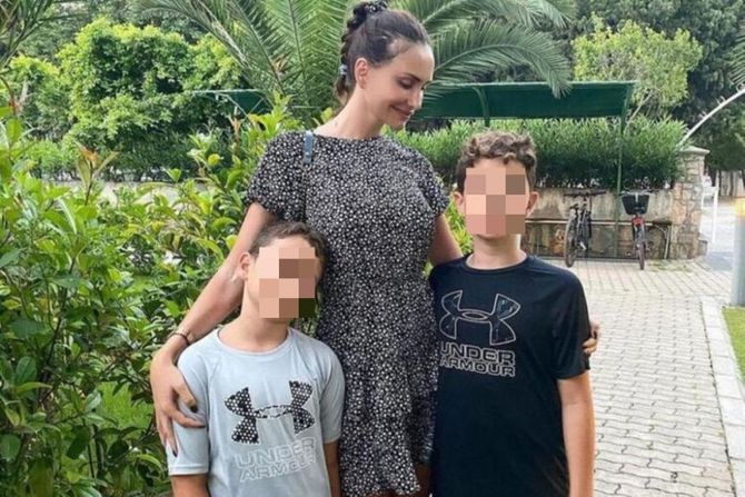 Emina Jahović Emina Jahović