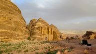 Drevni grad uklesan u stenama danas je jedna od najposećenijih atrakcija Jordana