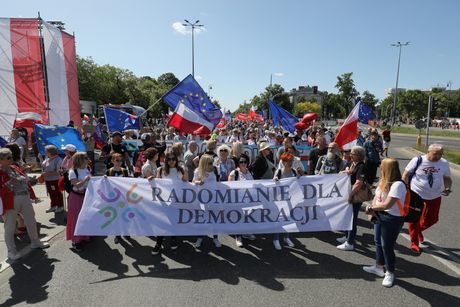 Varšava: Protest povodm godišnjice od prvih demokratskih izbora