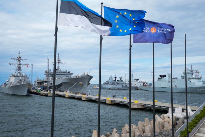 Estonija, vojni ratni brodovi NATO