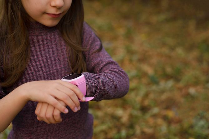 deca narukvice praćenje sigurnost porodica roditelji deca narukvice praćenje sigurnost porodica roditelji