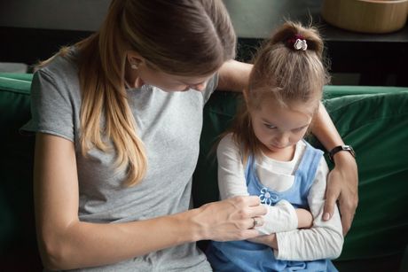 Dete ljutnja roditelj porodica roditeljstvo