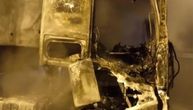 Gori kamion nasred puta kod Novog Sada: Bukti veliki plamen, gust dim se diže u nebo