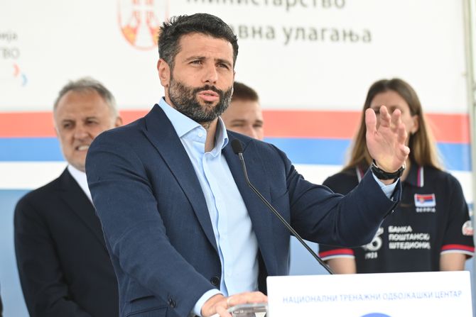Gradonačelnik Aleksandar Šapić Gradonačelnik Aleksandar Šapić