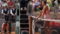 Sabalenka stala na mrežu za pozdrav, Ukrajinka prošla pored kao da je nema: Pogledajte reakciju Beloruskinje