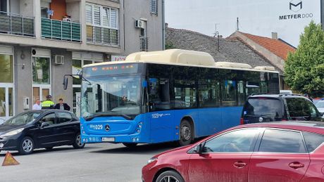Saobraćajna nesreća autobus Novi Sad