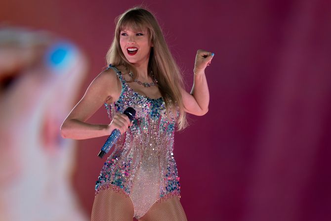 Taylor Swift, Tejlor Svift Taylor Swift, Tejlor Svift