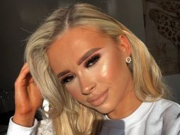 𝗘𝗹𝗹𝗮 𝗧𝗵𝗼𝗺𝗽𝘀𝗼𝗻