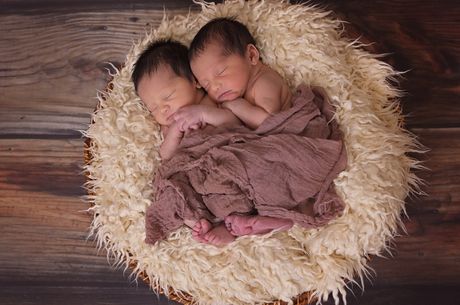 blizanci bebe deca