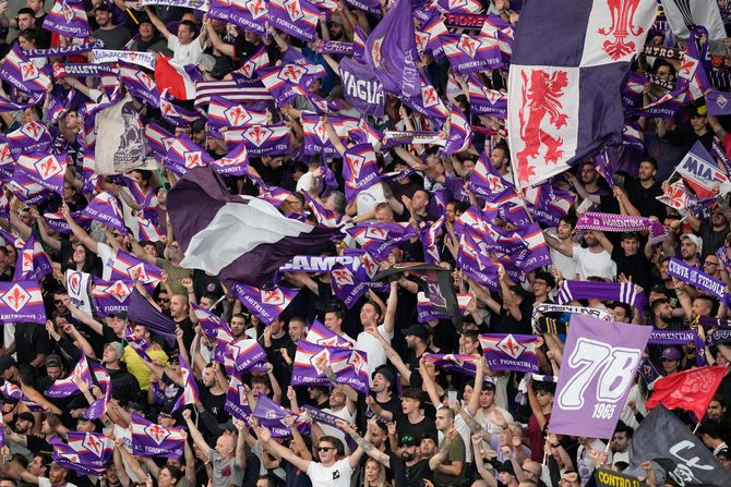 Fiorentina - Vest Hem navijači