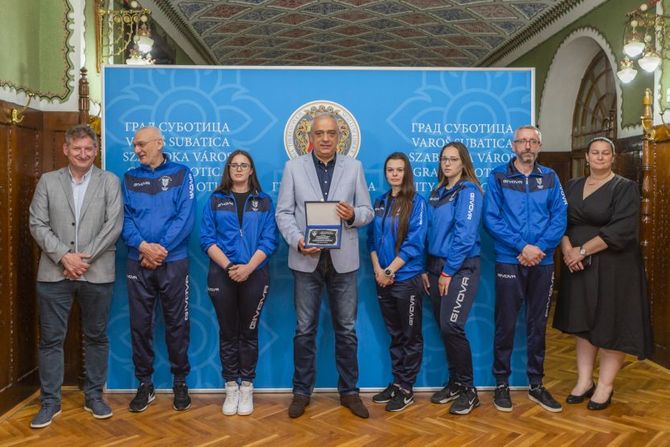 Gradonačelnik Bakić primio seniorke Streljačkog kluba Spartak