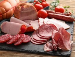 Suhomesnati proizvodi