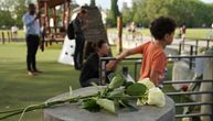 Poznato stanje 4 dece koja su povređena u napadu u Francuskoj: Grad u šoku, u parku cveće i plišane igračke