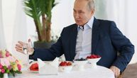 Putin pred kamerama pokazao svoj stan, sve pršti od luksuza: Otvorio čak i frižider, ima i kapelu