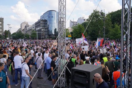 Protest Srbija protiv naislja