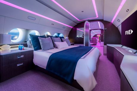 Dubai hotel avion 9H-FIVE