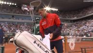 Novak posle ulaska u istoriju obukao posebnu duksericu: Jedan šampionski detalj na njoj posebno se ističe