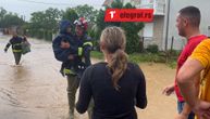 Dramatične slike iz Varvarina: Vatrogasci spasavali dečaka iz poplave, pogodio ih i zemljotres