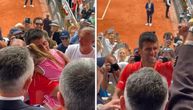 Dosad neviđen snimak sa tribina Rolan Garosa: Ovako je Novak "uleteo" među porodicu i prijatelje