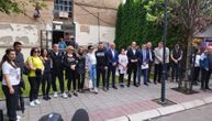 Veliki broj Srba ispred opštine Zvečan: Miran protest zbog protivpravnog hapšenja dvojice sugrađana