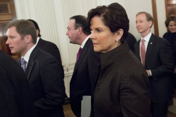 Phebe Novakovic, Fibi Novaković