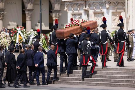 Silvio Berluskoni Milanska katedrala opelo sahrana Italija