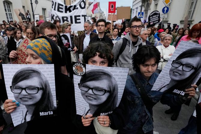 Poljska Varšava protest zakon o abortusu