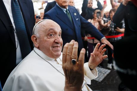 Papa Franja izlazak iz bolnice