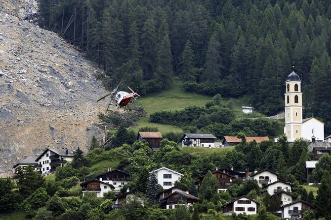 Švajcarska odron Brinc selo Alpi Švajcarska odron Brinc selo Alpi