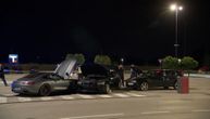 Uhapšen vozač "mercedesa", jedna osoba se bori za život: Snimak sa mesta nesreće u Buzinu