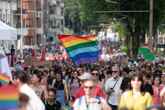 Italija Torino pride Parada ponosa LGBT zastava